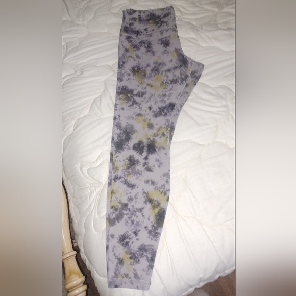 Lululemon size 14 align high rise 28" - Picture 5 of 9